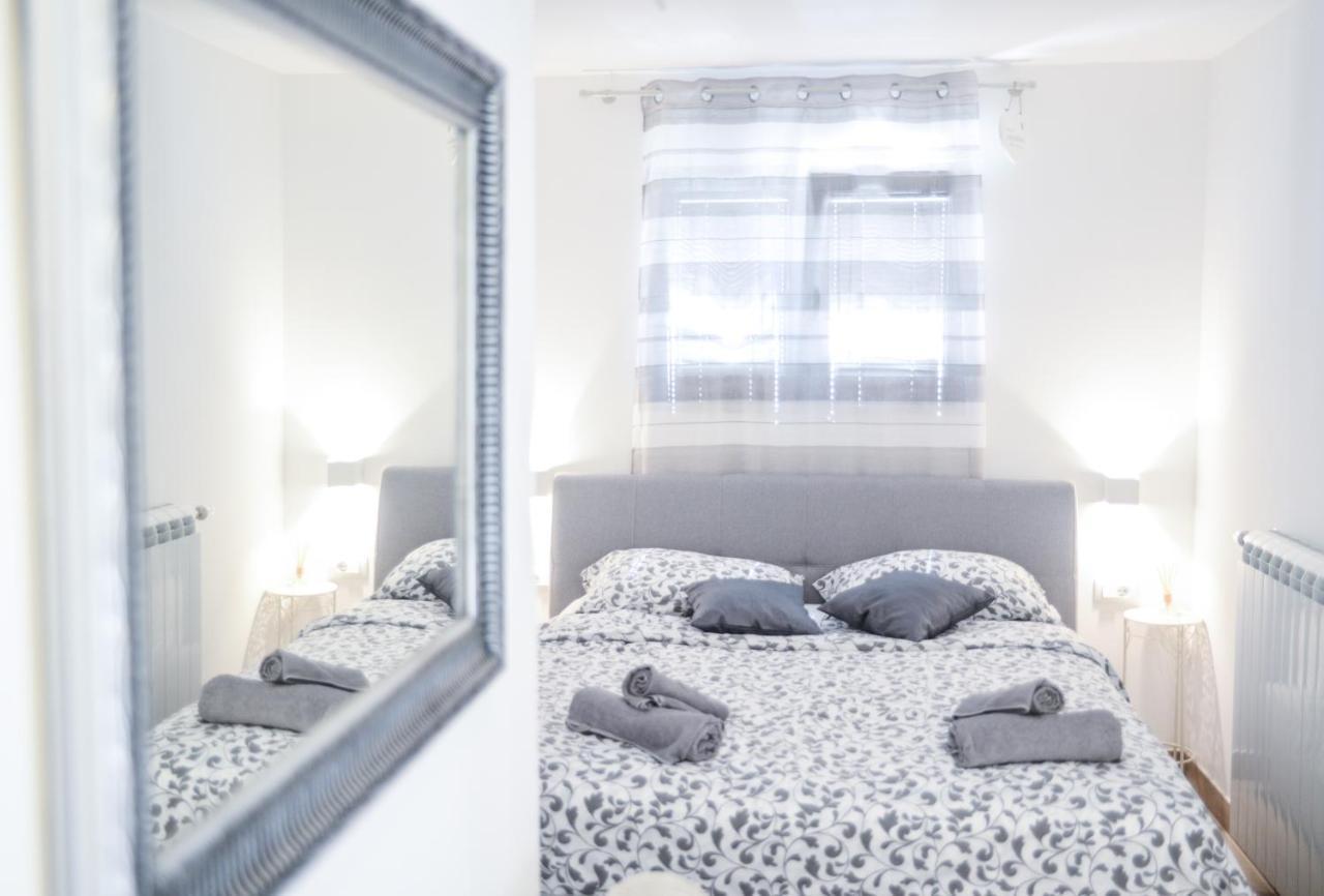 Modern Getaway Studio For Two Rovinj Exterior photo